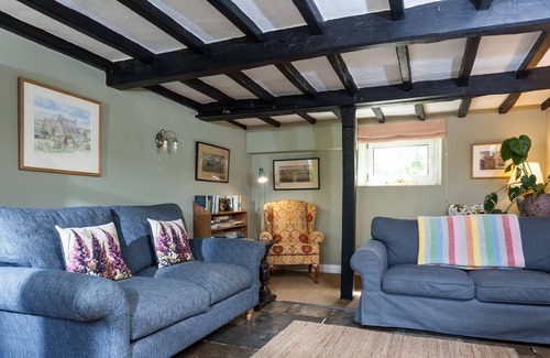 Ilmington Cottage | Hurdler's Cottage - a mkt - marketing that sleeps 6 guests in 3 bedrooms