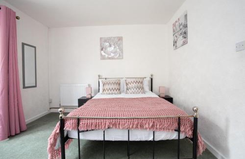 Cheadle House | Hurley House