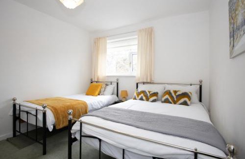Cheadle House | Hurley House