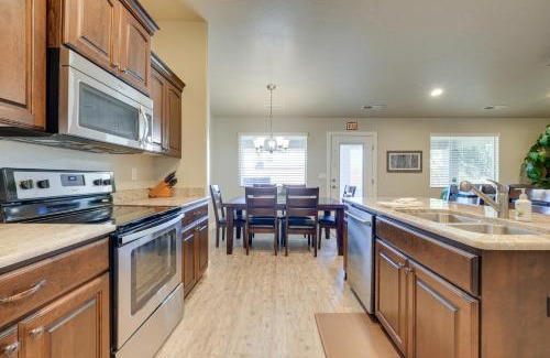 Hurricane House | Hurricane Getaway with Private Pool, Mtn Views!