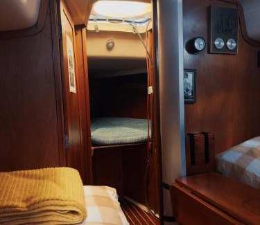 Centrum Boat Rental | Husbåten Vega 1 Göteborg City