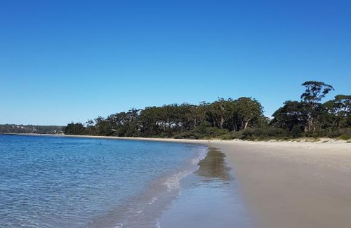 Huskisson Apartment | Husky 56 Beachfront Villa's - great location on the beach