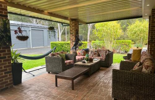 Woollamia House | Husky Hideaway