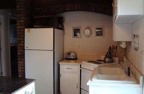 Bessemer House | Husky House