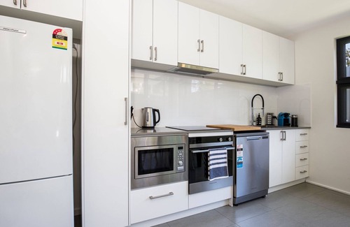 Huskisson Apartment | Husky Sands - Pet Friendly - 5 Mins Walk to Beach