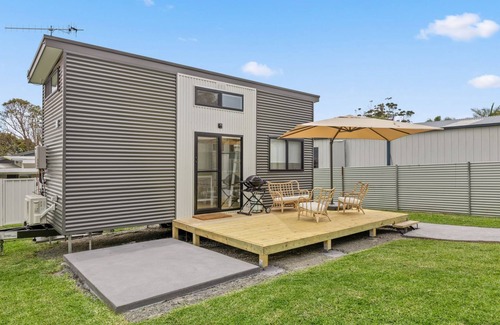 Huskisson House | Husky Tiny Home by Experience Jervis Bay