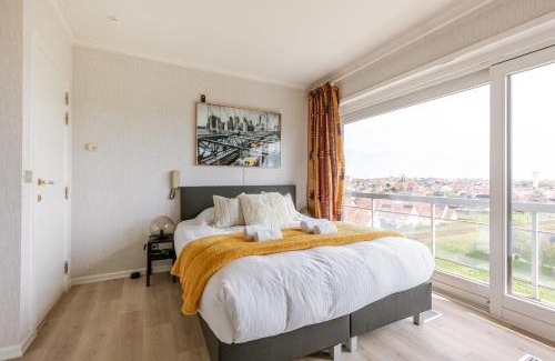 Knokke-Heist Apartment | Huswell - Apartment with lake view & common indoor pool