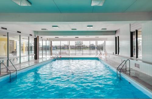 Knokke-Heist Apartment | Huswell - Apartment with lake view & common indoor pool