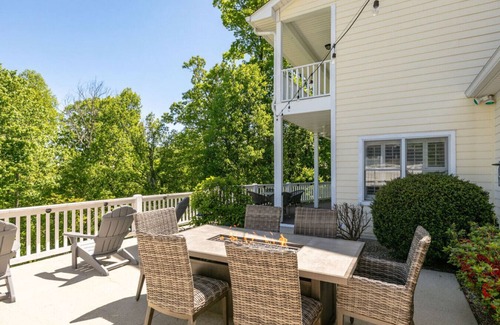 Fletcher Villa | Hutch Mtn Villa -Hot tub,pool table,air hockey,grill,Views!