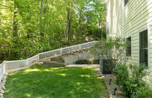 Fletcher Villa | Hutch Mtn Villa -Hot tub,pool table,air hockey,grill,Views!