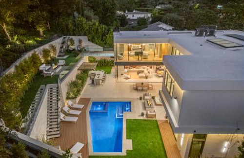 Beverly Hills Apartment | Hutton Villa