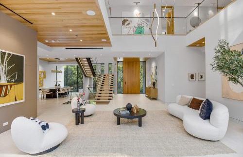 Beverly Hills Apartment | Hutton Villa