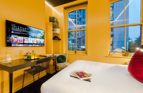 Royal Borough of Kensington and Chelsea Hotel | Hux Hotel