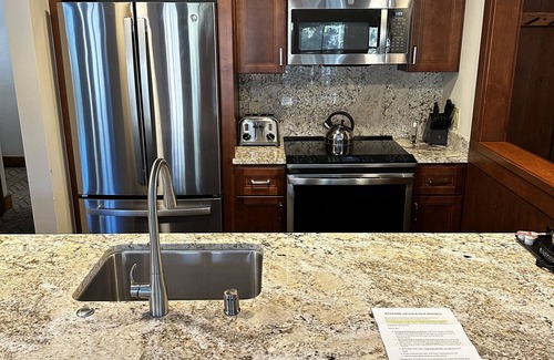 Incline Village Condo | Hyatt High Sierra Lodge Lake Tahoe 2BR Condo