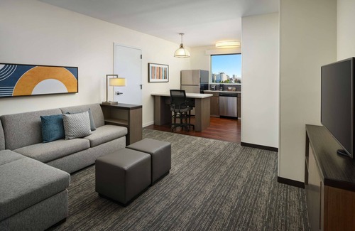 Downtown Atlanta Hotel | Hyatt House Atlanta Downtown