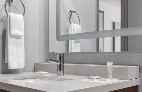 Airport Corporate Hotel | Hyatt Place Mississauga/Airport Corporate Centre