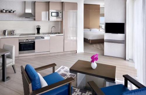 Bur Dubai Apartment | Hyatt Regency Creek Heights Residences