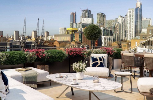 Figge's Marsh Apartment | Hybrid Resi - Mitcham | 2 Bed Apartment