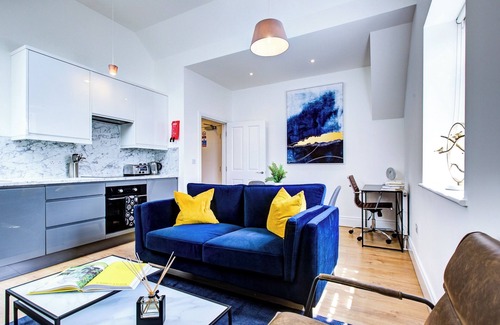 Coombe Vale Apartment | Hybrid Resi - New Malden |1 Bed Apartment