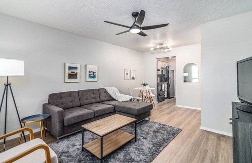 Triangle State Apartment | Hyde Park Escape