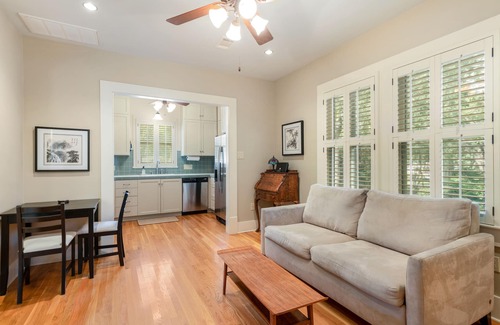 Hyde Park Apartment | Hyde Park Historic District - Close To Everything Austin Has To Offer!