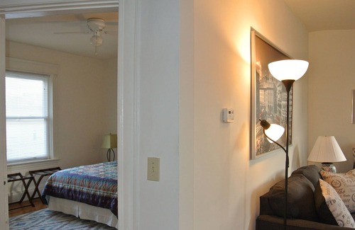Hyde Park Apartment | Hyde Park Square Apt, 2min walk to dining/shopping, 6mi from dwtn