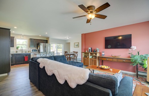 Hyde Park House | Hyde Park Vacation Rental Near 3 Ski Resorts!