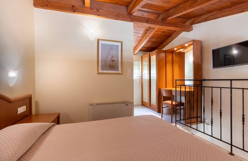Kavros Hotel | Hydramis Palace Beach Resort