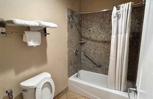 La Habra Hotel | HYLAND MOTEL