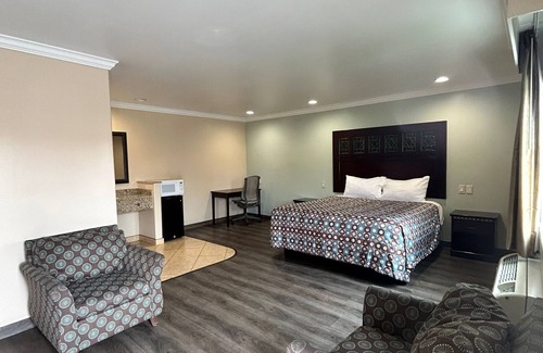 La Habra Hotel | HYLAND MOTEL