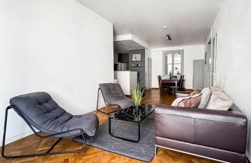 Comedie Apartment | Hyper centre Montpellier Appart avec balcon privé