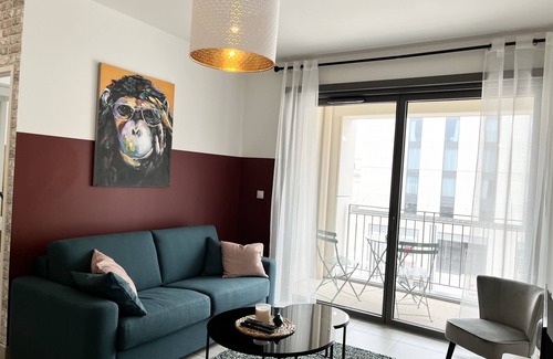 Old Town Apartment | Hyper Centre Tours apartment with bike room