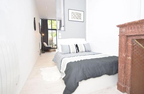 Valenciennes Apartment | HYPER CENTRE VALENCIENNES - WIFI - TERRASSE - TRAMWAY - leRelaisdOdile2