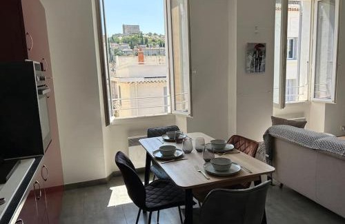 Vaison-la-Romaine Apartment | Hypercentre avec vue sur le château