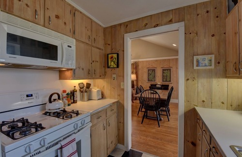 Mirror Lake Cottage | Hypnotic Screened Porch