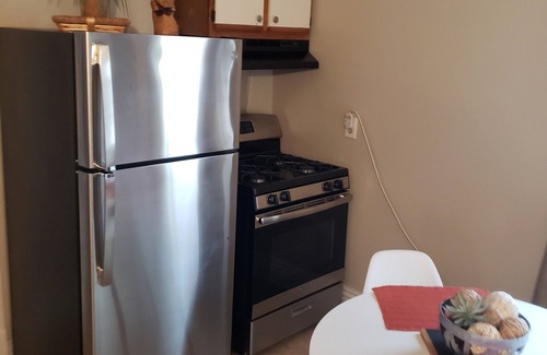 Old Louisville Apartment | I'd Stay Here! Travel Nurses, Free Off-Street Parking, Washer/Dryer in unit!