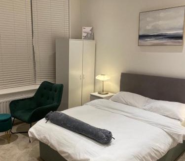 Woolwich Apartment | I&J Suites