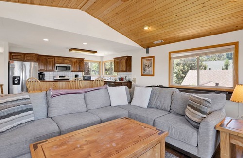 Upper Moonridge House | I Love View #1475