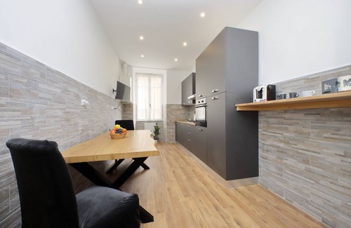 San Giovanni House | I Pini di Roma - Rooms & Suites
