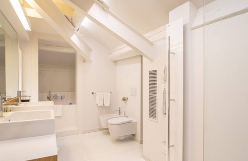 Historic Center Hotel | I Portici Hotel