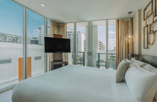 South Beach Hotel | Iberostar Waves Berkeley Shore