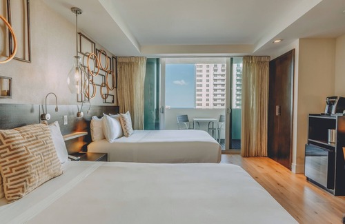 South Beach Hotel | Iberostar Waves Berkeley Shore