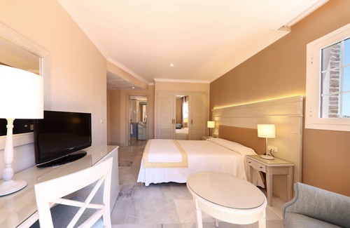 Torrox Costa Hotel | Iberostar Waves Málaga Playa
