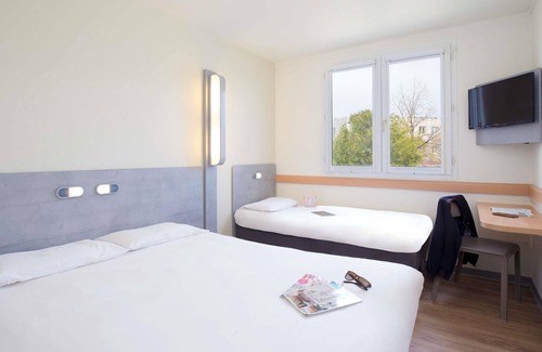 Aubagne Hotel | ibis budget Aubagne Les Paluds Agora