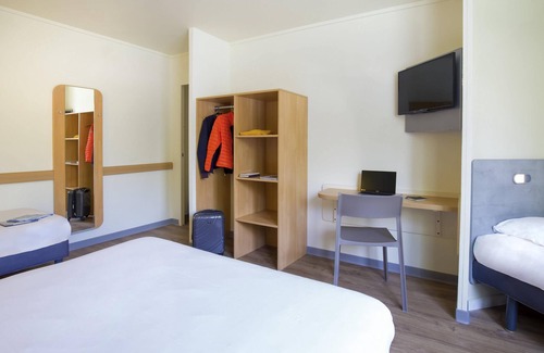 Aubagne Hotel | ibis budget Aubagne Les Paluds Agora