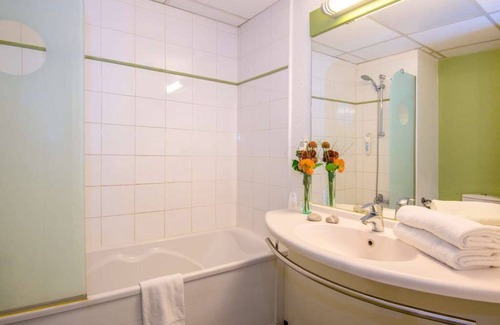 Mougins Hotel | ibis budget Cannes Mougins