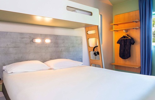 Grigny Hotel | ibis budget Grigny Centre