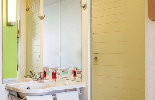 Newport Hotel | Ibis Budget Newport
