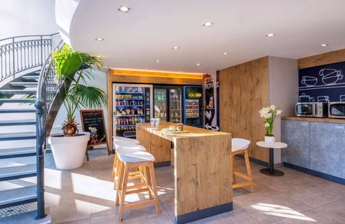 Les Baumettes Hotel | ibis budget Nice Californie Lenval