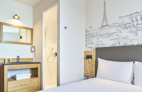 Quartier de la Chapelle Hotel | ibis Budget Paris porte de la Chapelle - Aréna